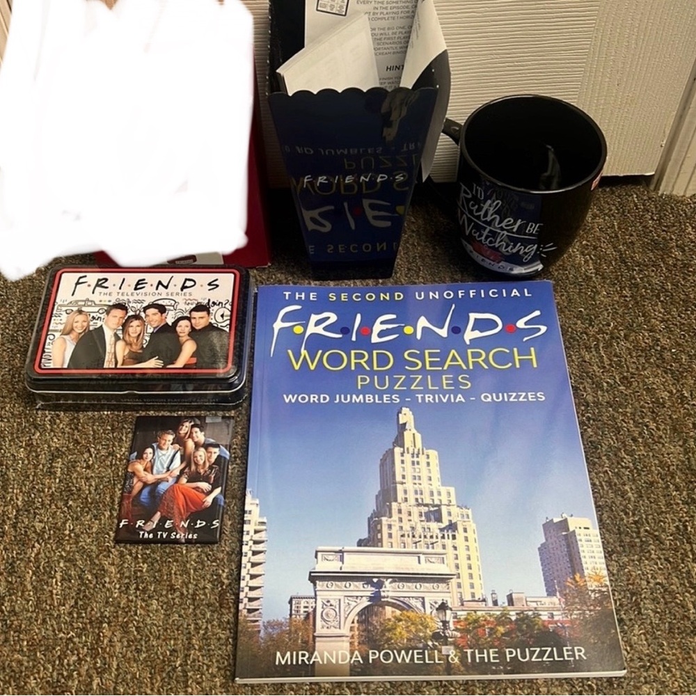 Ultimate friends the tv series fan package. Cards bingo magnet mug book